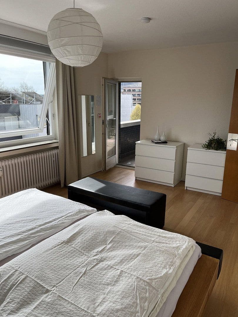 Pronájem bytu 6+1 216 m², Siegen, Severní Porýní-Vestfálsko Pronájem bytu 6+1 216 m², Siegen, Severní Porýní-Vestfálsko