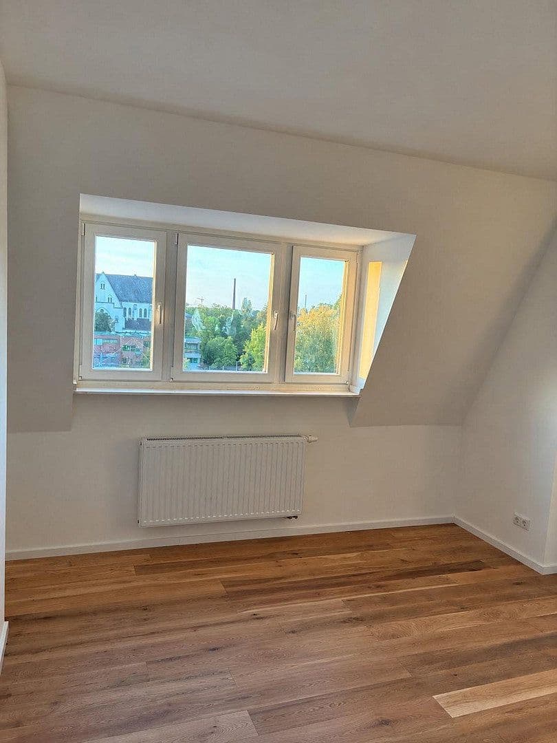 Pronájem bytu 4+1 120 m², Berliner Straße 124, Köln, Severní Porýní-Vestfálsko Pronájem bytu 4+1 120 m², Berliner Straße 124, Köln, Severní Porýní-Vestfálsko