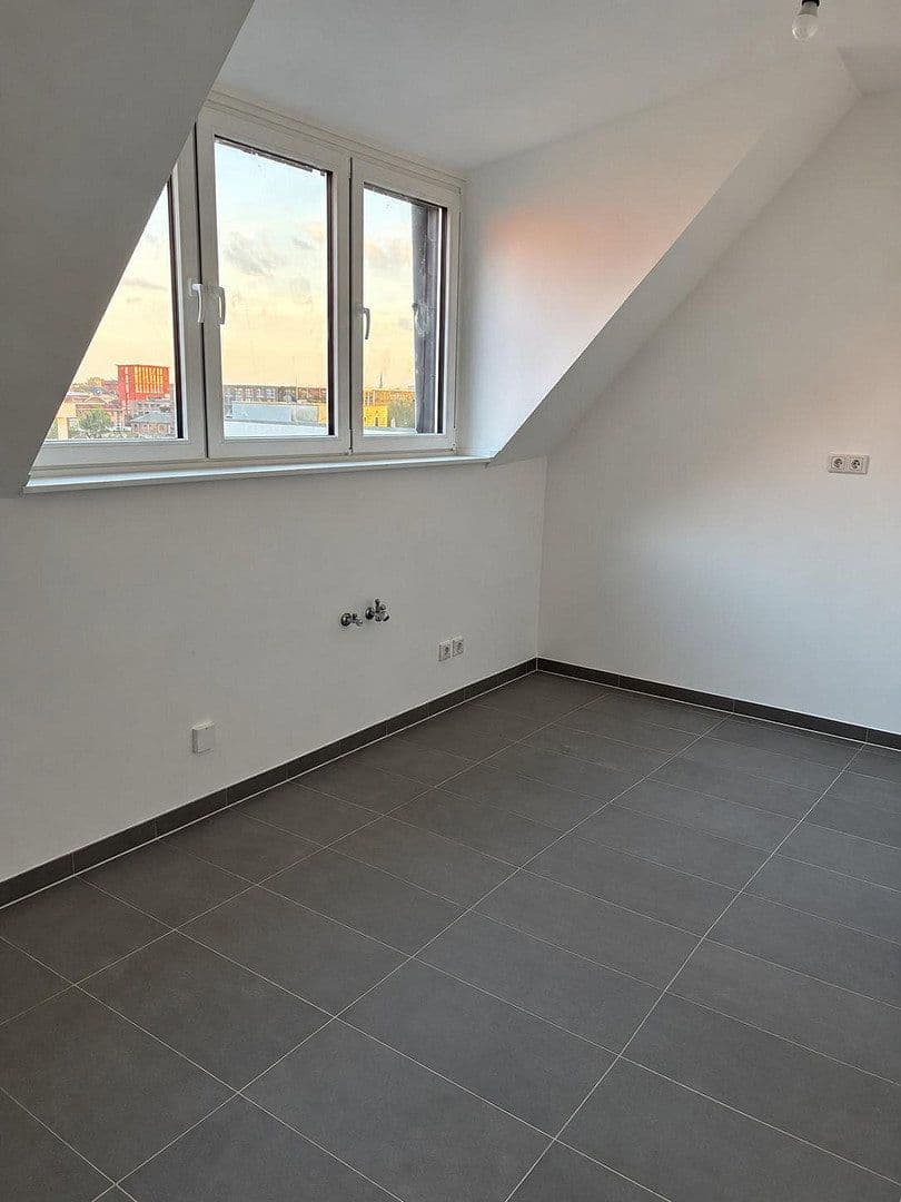 Pronájem bytu 4+1 120 m², Berliner Straße 124, Köln, Severní Porýní-Vestfálsko Pronájem bytu 4+1 120 m², Berliner Straße 124, Köln, Severní Porýní-Vestfálsko