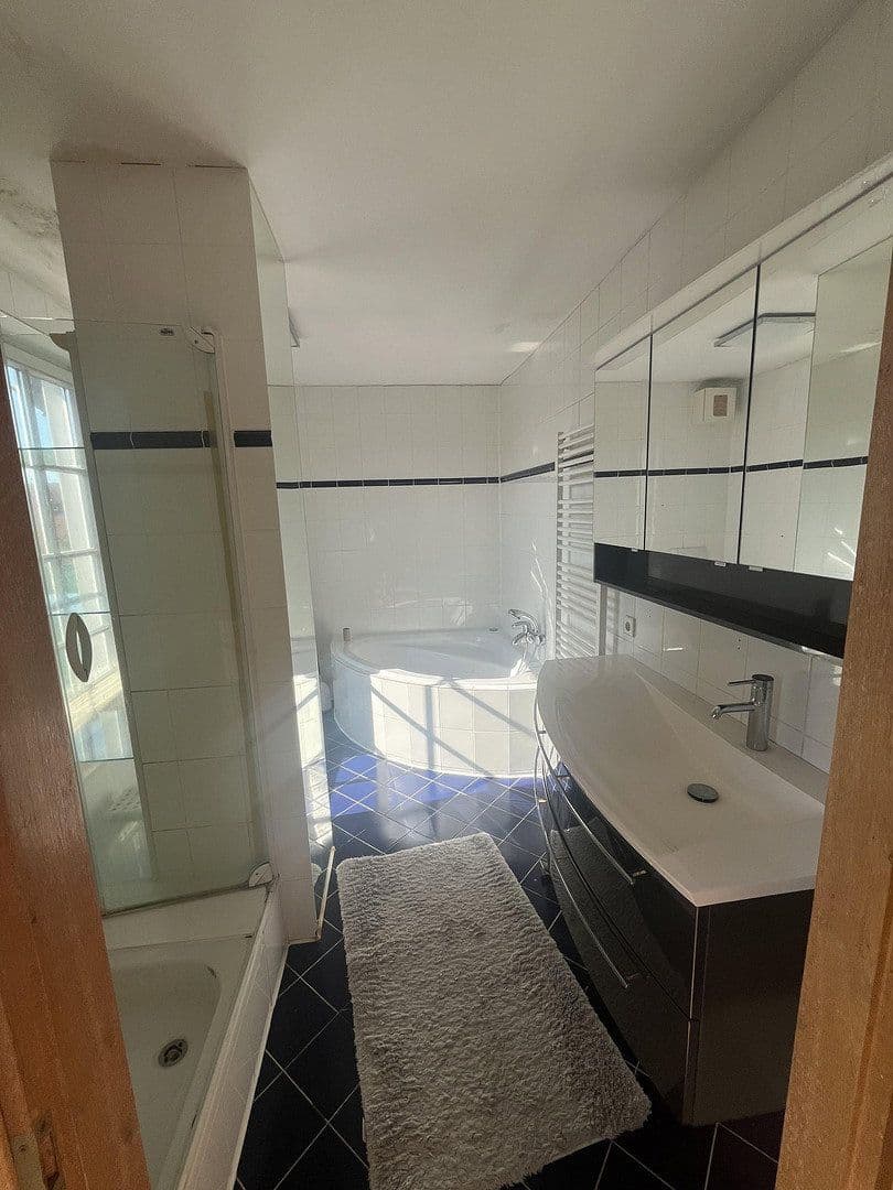 Prodej bytu 5+1 167 m², Hannoversche Neustadt 42, Burgdorf, Dolní Sasko Prodej bytu 5+1 167 m², Hannoversche Neustadt 42, Burgdorf, Dolní Sasko