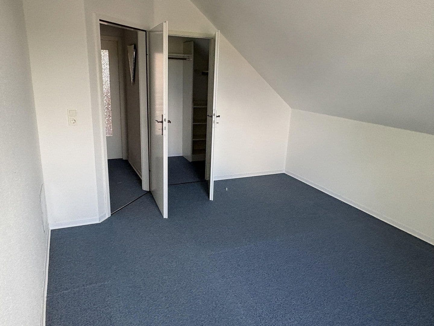 Prodej domu 170 m², pozemek 800 m², Coppenbrügge, Dolní Sasko Prodej domu 170 m², pozemek 800 m², Coppenbrügge, Dolní Sasko
