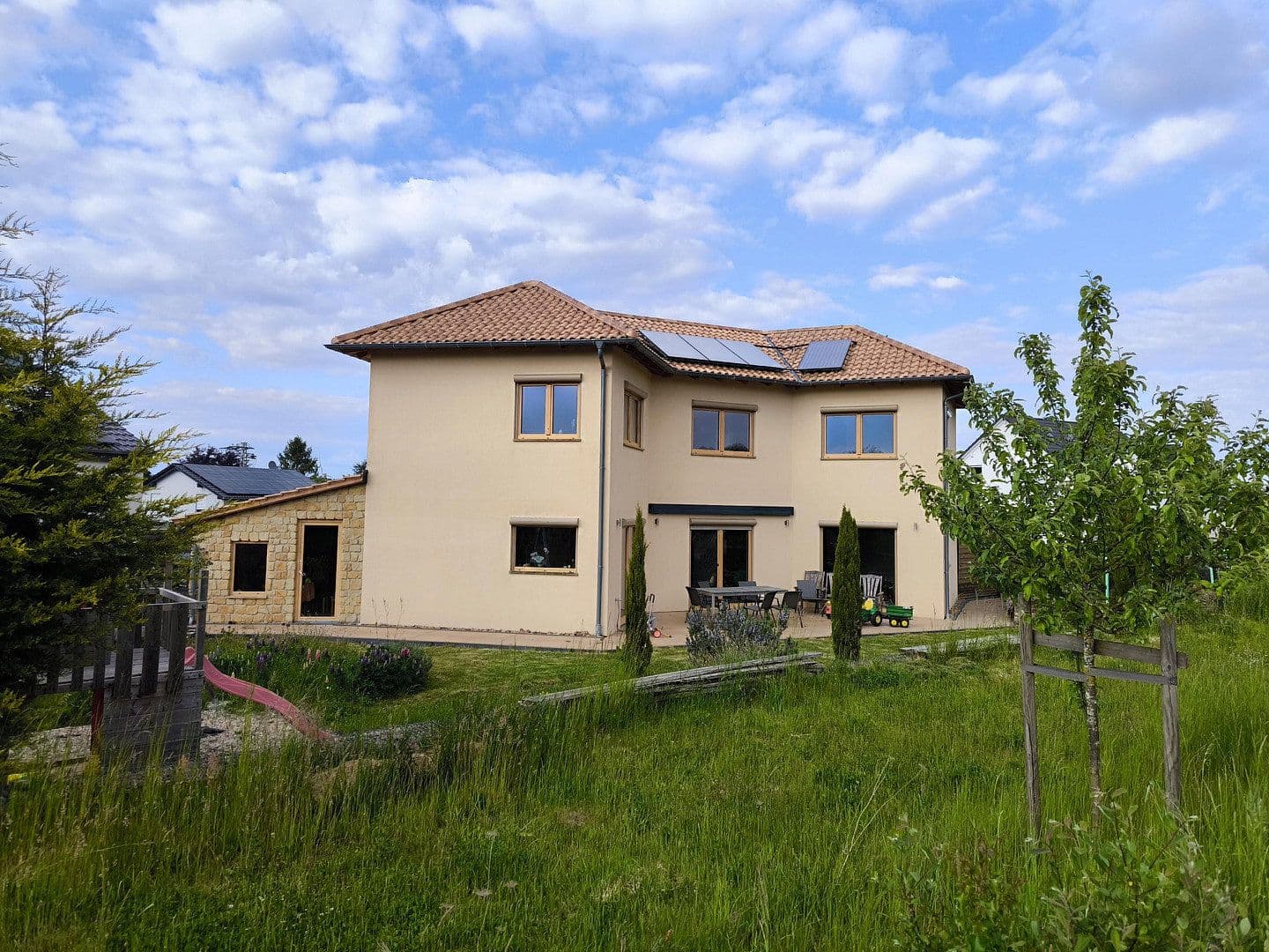 Prodej domu 178 m², pozemek 568 m², Gansstücke 6, Kriegsfeld, Porýní-Falc Prodej domu 178 m², pozemek 568 m², Gansstücke 6, Kriegsfeld, Porýní-Falc