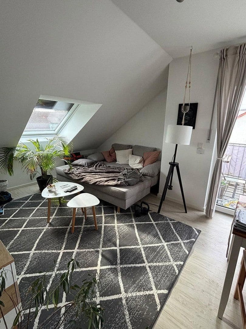 Pronájem bytu 2+kk 60 m², Faust-Von-Stromberg-Str. 44, Erlangen, Bavorsko Pronájem bytu 2+kk 60 m², Faust-Von-Stromberg-Str. 44, Erlangen, Bavorsko