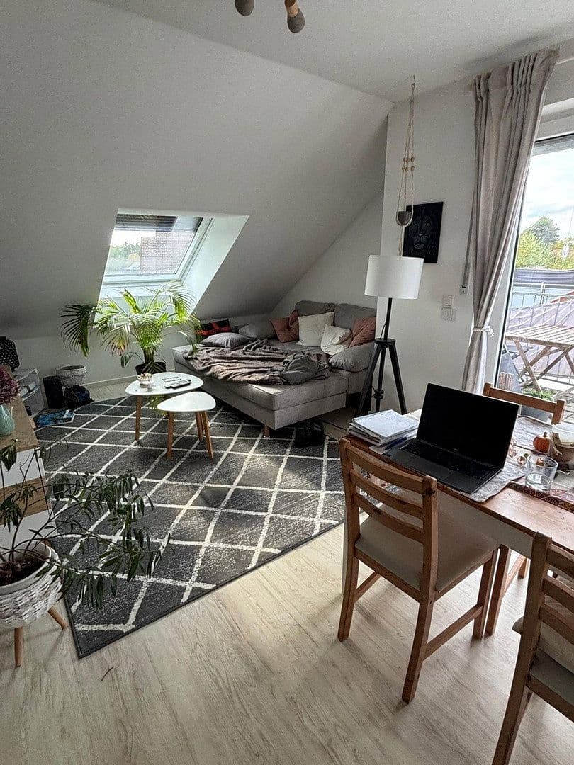 Pronájem bytu 2+kk 60 m², Faust-Von-Stromberg-Str. 44, Erlangen, Bavorsko Pronájem bytu 2+kk 60 m², Faust-Von-Stromberg-Str. 44, Erlangen, Bavorsko
