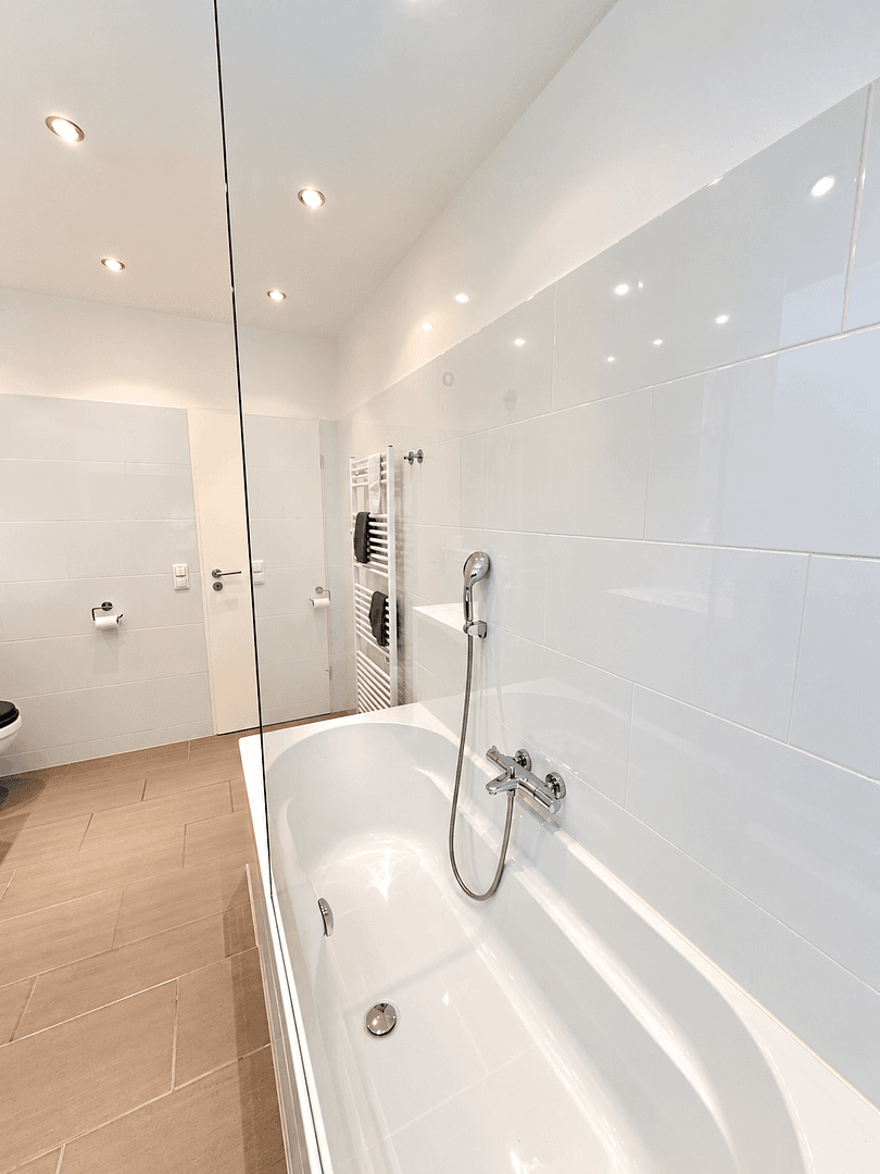 Prodej bytu 4+1 105 m², Berlin, Berlín Prodej bytu 4+1 105 m², Berlin, Berlín
