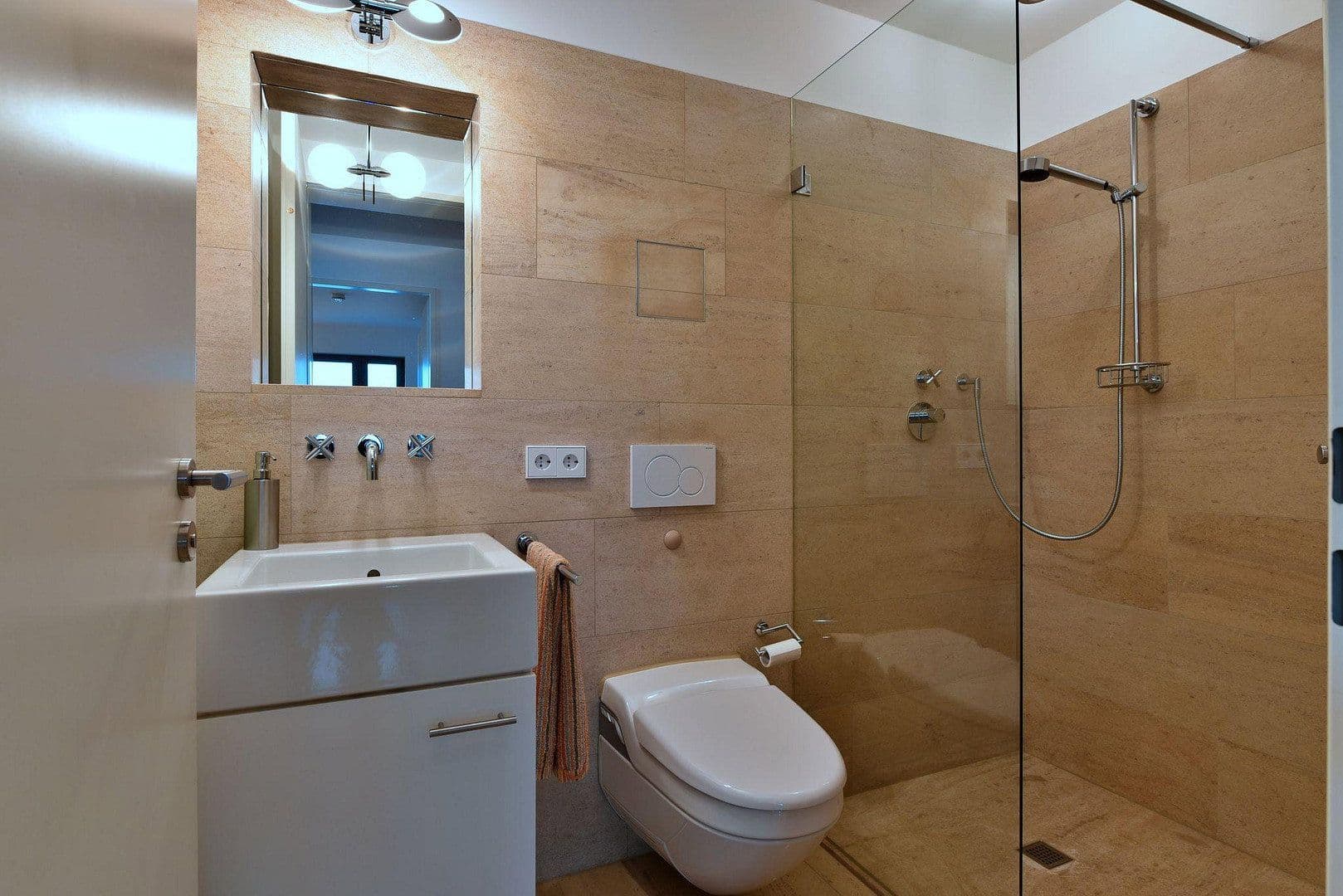 Prodej bytu 3+kk 168 m², Ulm, Bádensko-Württembersko Prodej bytu 3+kk 168 m², Ulm, Bádensko-Württembersko
