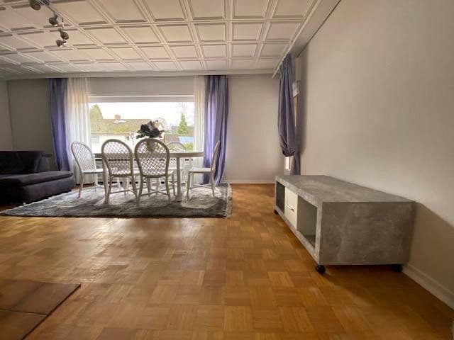 Pronájem domu 240 m², pozemek 800 m², Eppstein, Hessen Pronájem domu 240 m², pozemek 800 m², Eppstein, Hessen