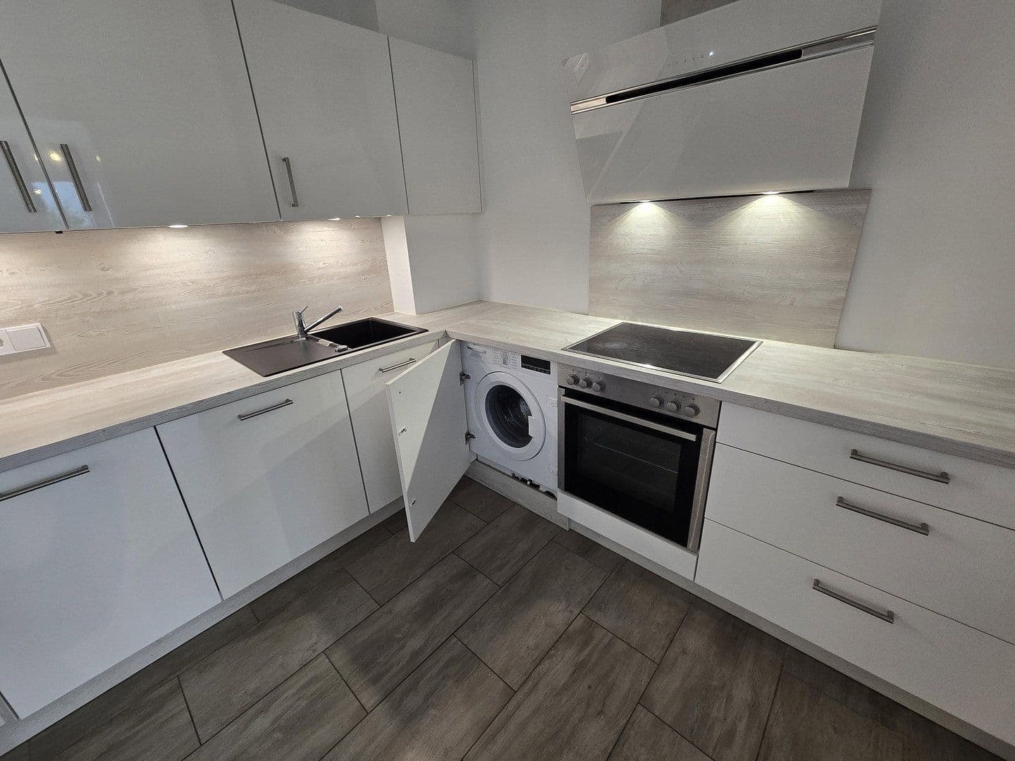 Prodej bytu 3+1 108 m², Lechrainstraße, Augsburg, Bavorsko Prodej bytu 3+1 108 m², Lechrainstraße, Augsburg, Bavorsko