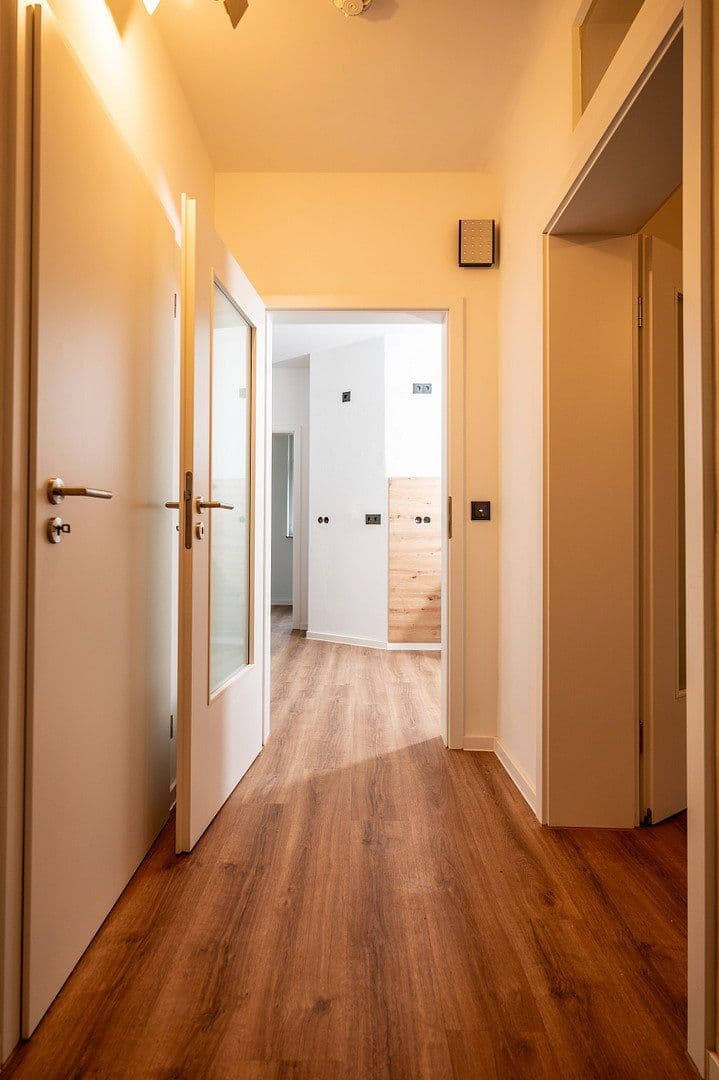 Pronájem bytu 3+1 80 m², Roeseplatz 1, Eisenach, Durynsko Pronájem bytu 3+1 80 m², Roeseplatz 1, Eisenach, Durynsko
