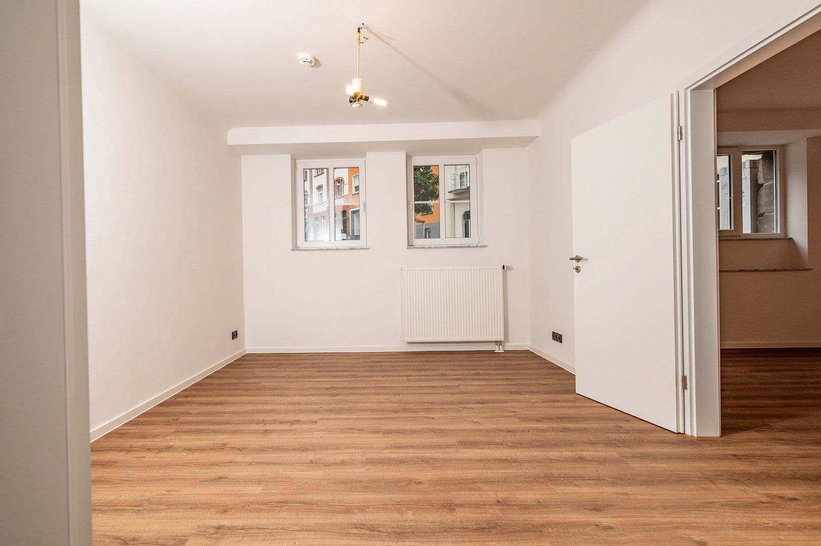 Pronájem bytu 3+1 80 m², Roeseplatz 1, Eisenach, Durynsko Pronájem bytu 3+1 80 m², Roeseplatz 1, Eisenach, Durynsko