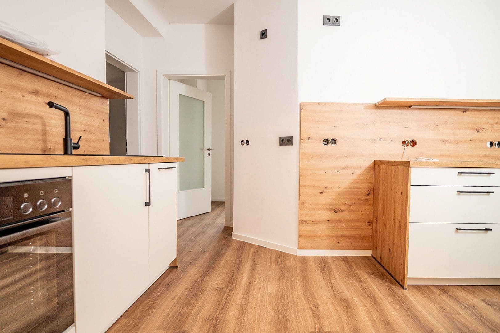 Pronájem bytu 3+1 80 m², Roeseplatz 1, Eisenach, Durynsko Pronájem bytu 3+1 80 m², Roeseplatz 1, Eisenach, Durynsko