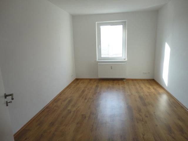 Pronájem bytu 4+1 98 m², Magdeburg, Sasko-Anhaltsko Pronájem bytu 4+1 98 m², Magdeburg, Sasko-Anhaltsko