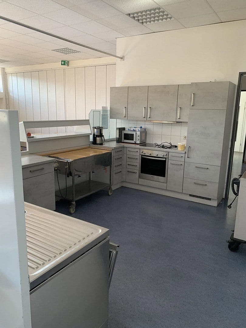 Pronájem nebytového prostoru 1.007 m², Waldstr 3, Lauchringen, Bádensko-Württembersko Pronájem nebytového prostoru 1.007 m², Waldstr 3, Lauchringen, Bádensko-Württembersko