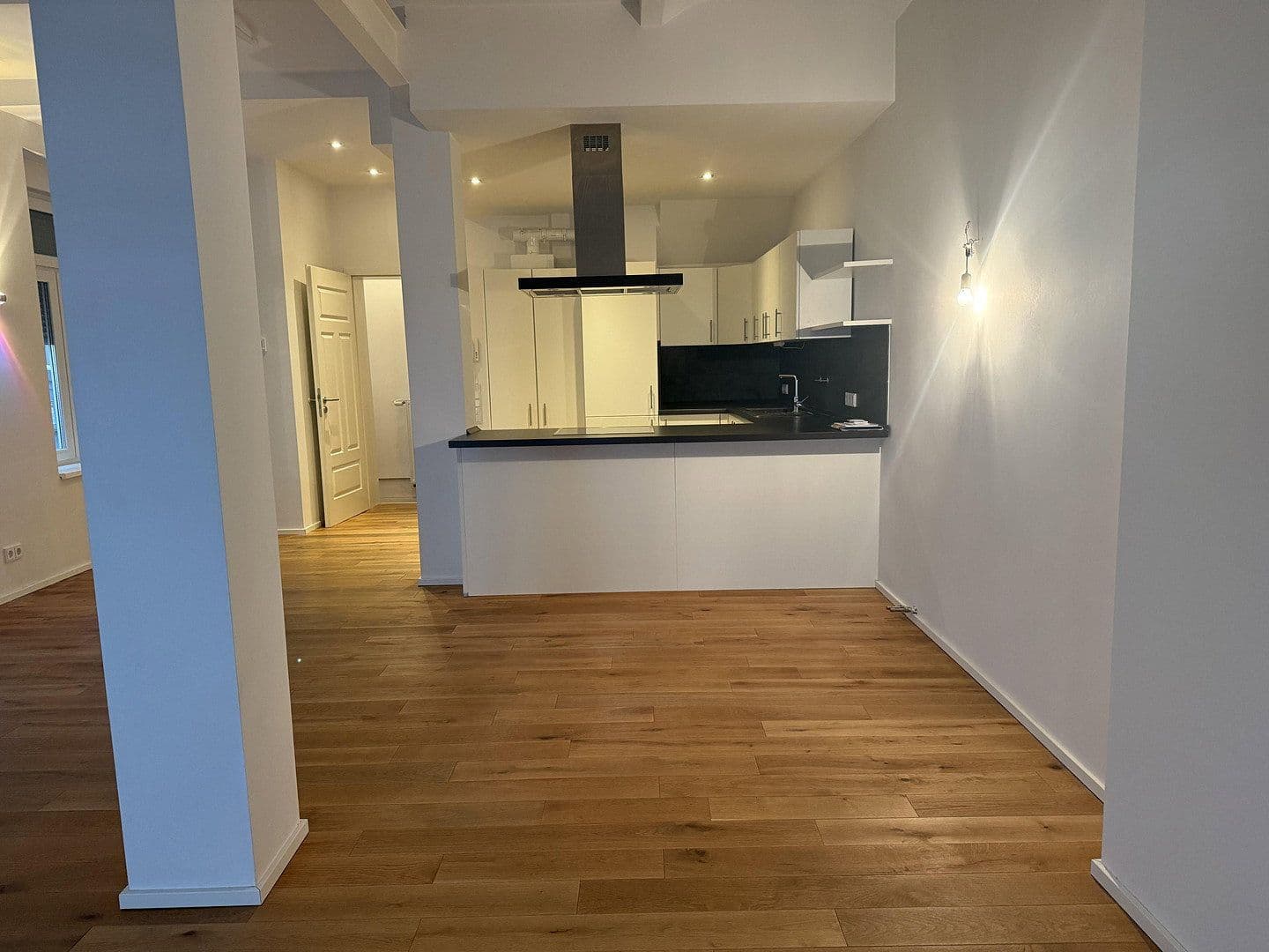 Pronájem domu 120 m², pozemek 200 m², Frankfurt, Hessen Pronájem domu 120 m², pozemek 200 m², Frankfurt, Hessen
