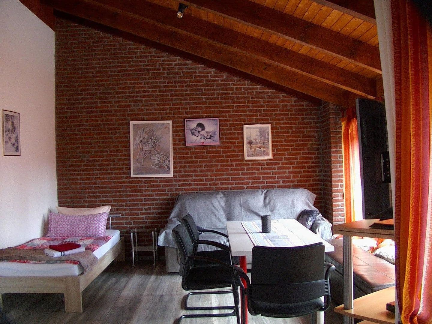 Prodej domu 210 m², pozemek 995 m², Deutsch Evern, Dolní Sasko Prodej domu 210 m², pozemek 995 m², Deutsch Evern, Dolní Sasko