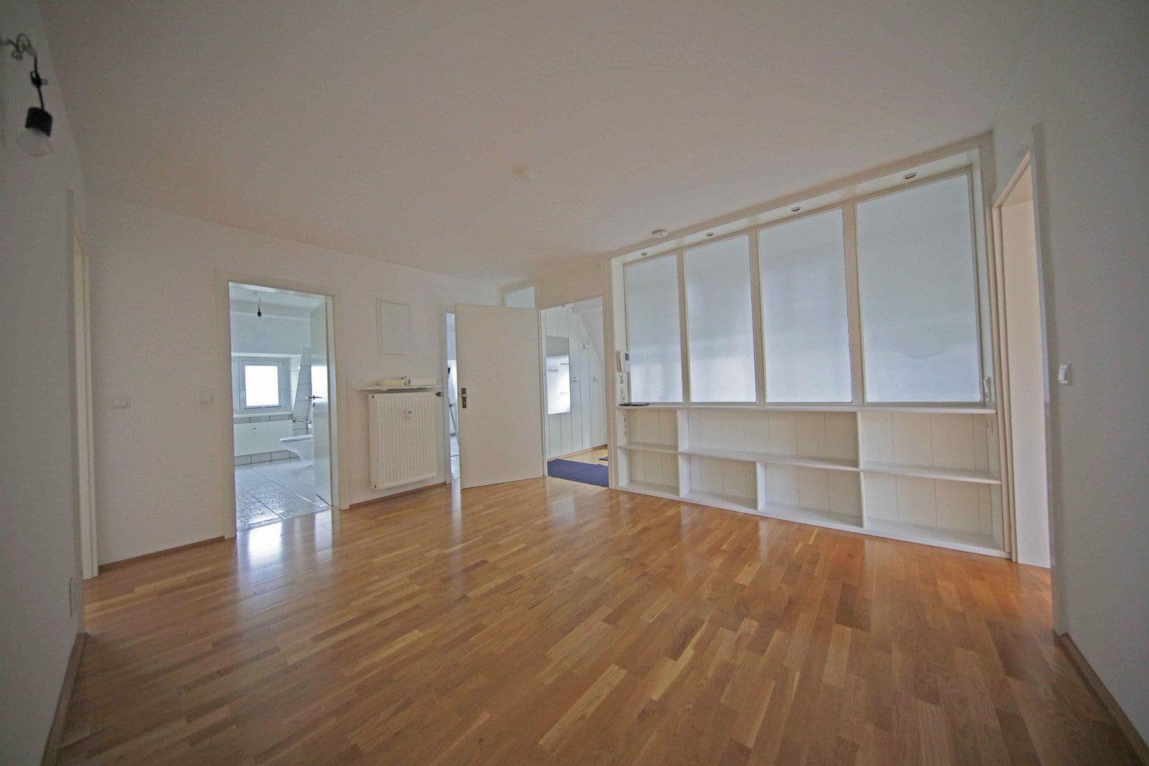 Pronájem bytu 3+1 105 m², Wuppertal, Severní Porýní-Vestfálsko Pronájem bytu 3+1 105 m², Wuppertal, Severní Porýní-Vestfálsko