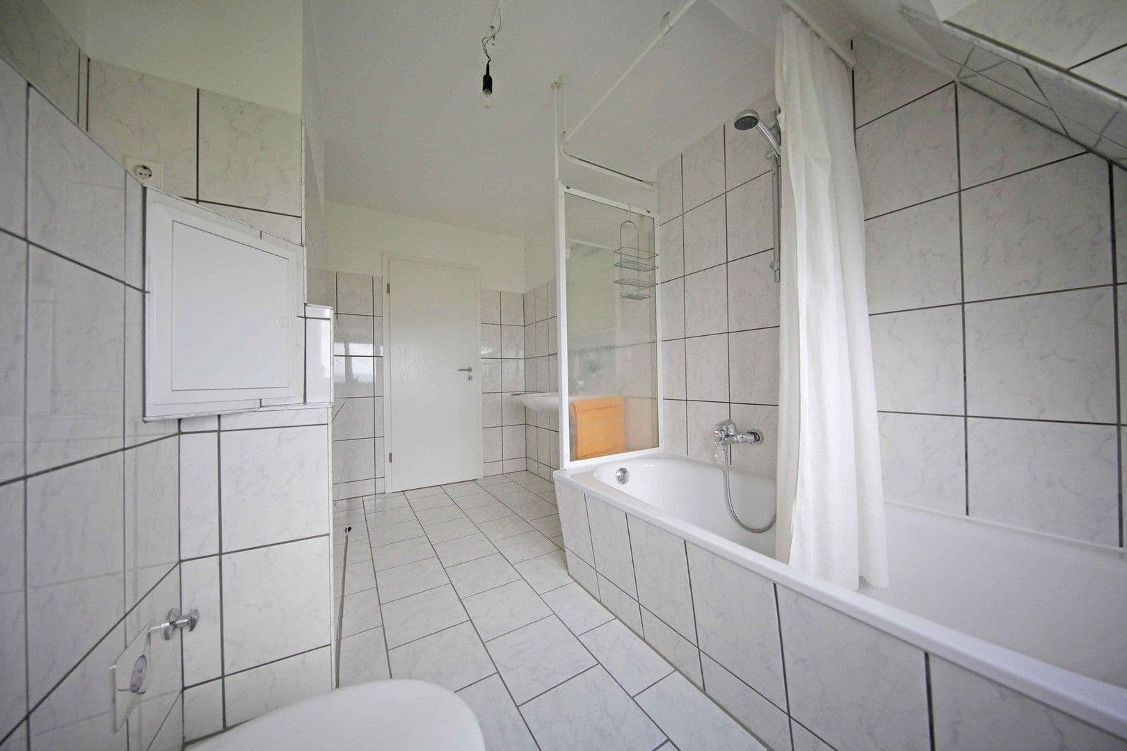 Pronájem bytu 3+1 105 m², Wuppertal, Severní Porýní-Vestfálsko Pronájem bytu 3+1 105 m², Wuppertal, Severní Porýní-Vestfálsko