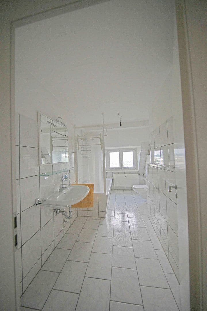 Pronájem bytu 3+1 105 m², Wuppertal, Severní Porýní-Vestfálsko Pronájem bytu 3+1 105 m², Wuppertal, Severní Porýní-Vestfálsko