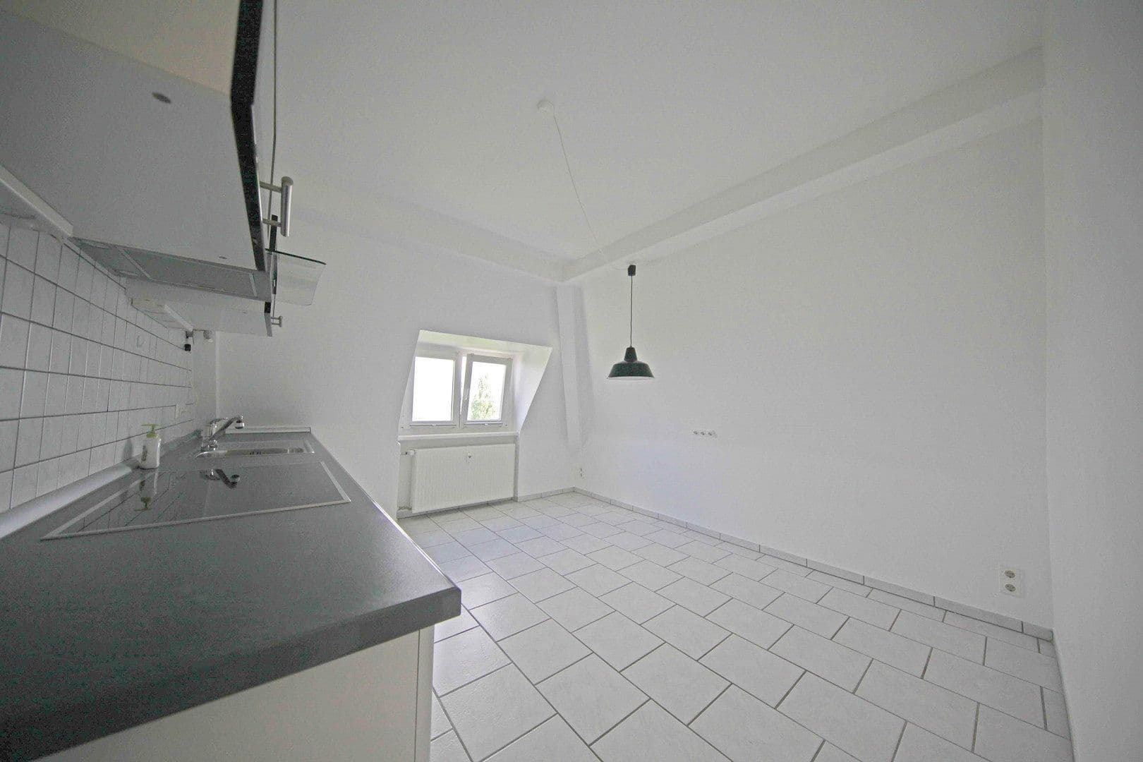 Pronájem bytu 3+1 105 m², Wuppertal, Severní Porýní-Vestfálsko Pronájem bytu 3+1 105 m², Wuppertal, Severní Porýní-Vestfálsko