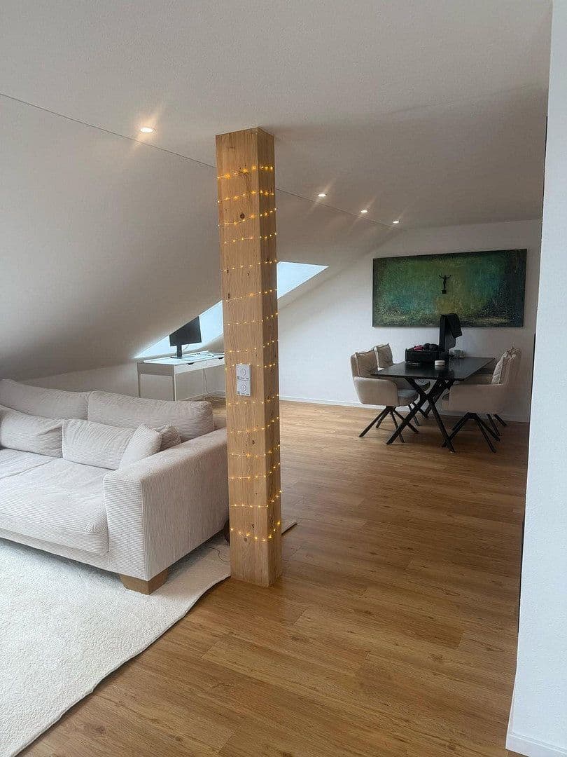 Pronájem bytu 2+1 65 m², Leinstr. 10, Korntal-Münchingen, Bádensko-Württembersko Pronájem bytu 2+1 65 m², Leinstr. 10, Korntal-Münchingen, Bádensko-Württembersko