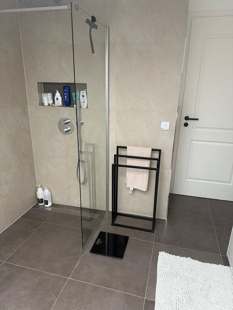 Pronájem bytu 2+1 65 m², Leinstr. 10, Korntal-Münchingen, Bádensko-Württembersko Pronájem bytu 2+1 65 m², Leinstr. 10, Korntal-Münchingen, Bádensko-Württembersko