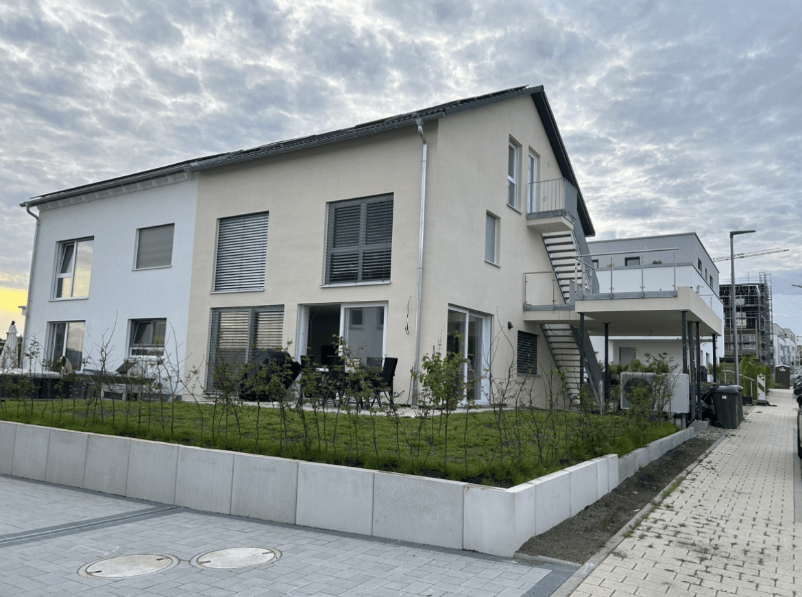 Pronájem bytu 2+1 65 m², Leinstr. 10, Korntal-Münchingen, Bádensko-Württembersko Pronájem bytu 2+1 65 m², Leinstr. 10, Korntal-Münchingen, Bádensko-Württembersko