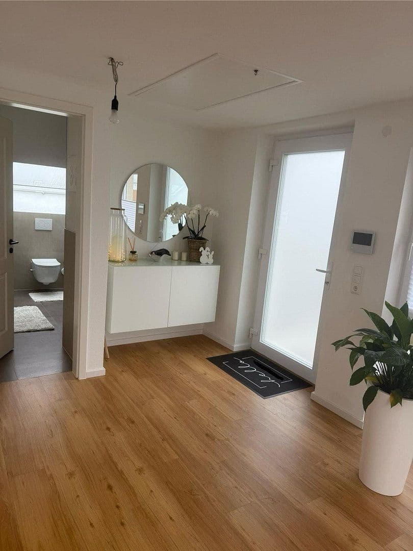 Pronájem bytu 2+1 65 m², Leinstr. 10, Korntal-Münchingen, Bádensko-Württembersko Pronájem bytu 2+1 65 m², Leinstr. 10, Korntal-Münchingen, Bádensko-Württembersko