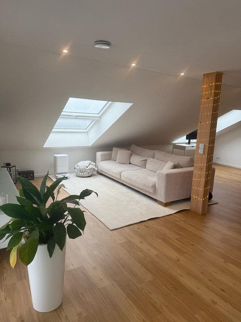 Pronájem bytu 2+1 65 m², Leinstr. 10, Korntal-Münchingen, Bádensko-Württembersko Pronájem bytu 2+1 65 m², Leinstr. 10, Korntal-Münchingen, Bádensko-Württembersko