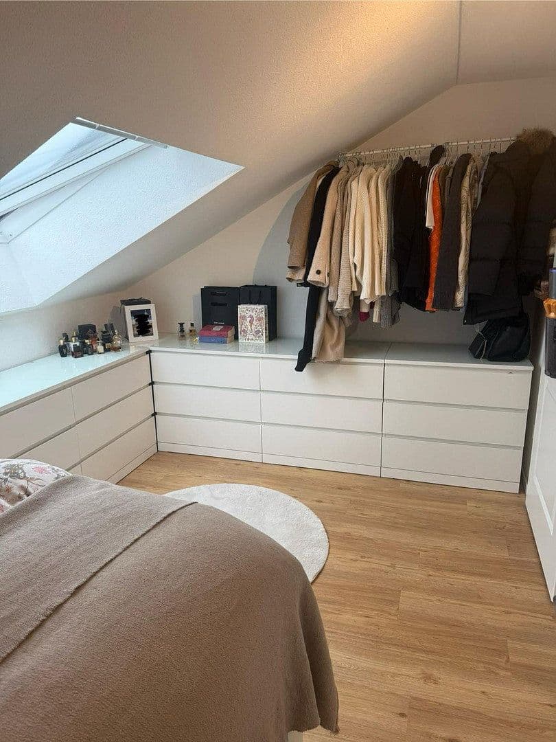 Pronájem bytu 2+1 65 m², Leinstr. 10, Korntal-Münchingen, Bádensko-Württembersko Pronájem bytu 2+1 65 m², Leinstr. 10, Korntal-Münchingen, Bádensko-Württembersko