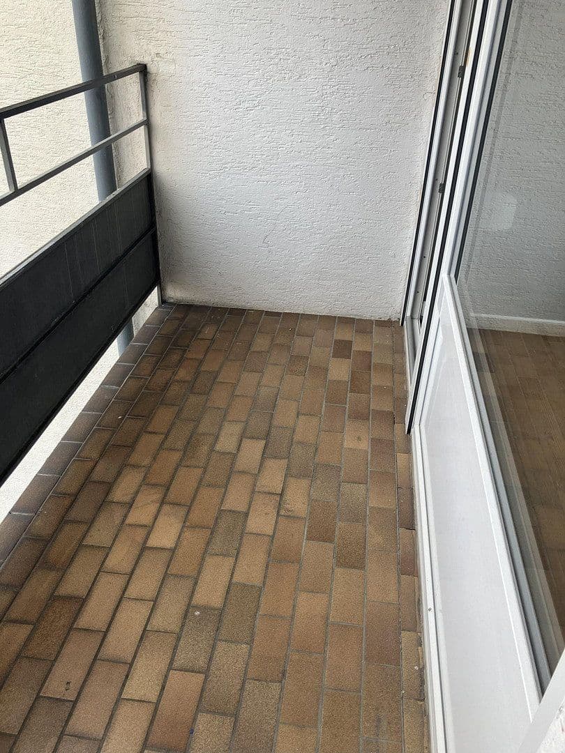 Pronájem bytu 1+1 24 m², Mannheim, Bádensko-Württembersko Pronájem bytu 1+1 24 m², Mannheim, Bádensko-Württembersko