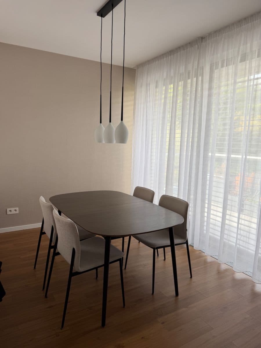 Pronájem bytu 2+1 70 m², Hriňovská, Bratislava - mestská časť Staré Mesto, Bratislavský kraj Pronájem bytu 2+1 70 m², Hriňovská, Bratislava - mestská časť Staré Mesto, Bratislavský kraj
