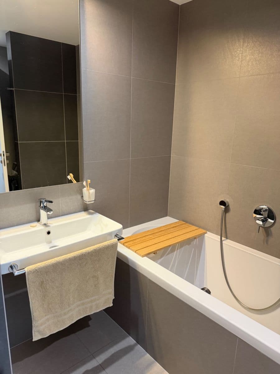 Pronájem bytu 2+1 70 m², Hriňovská, Bratislava - mestská časť Staré Mesto, Bratislavský kraj Pronájem bytu 2+1 70 m², Hriňovská, Bratislava - mestská časť Staré Mesto, Bratislavský kraj