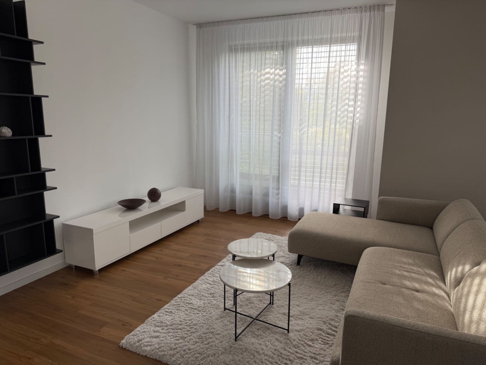 Pronájem bytu 2+1 70 m², Hriňovská, Bratislava - mestská časť Staré Mesto, Bratislavský kraj Pronájem bytu 2+1 70 m², Hriňovská, Bratislava - mestská časť Staré Mesto, Bratislavský kraj