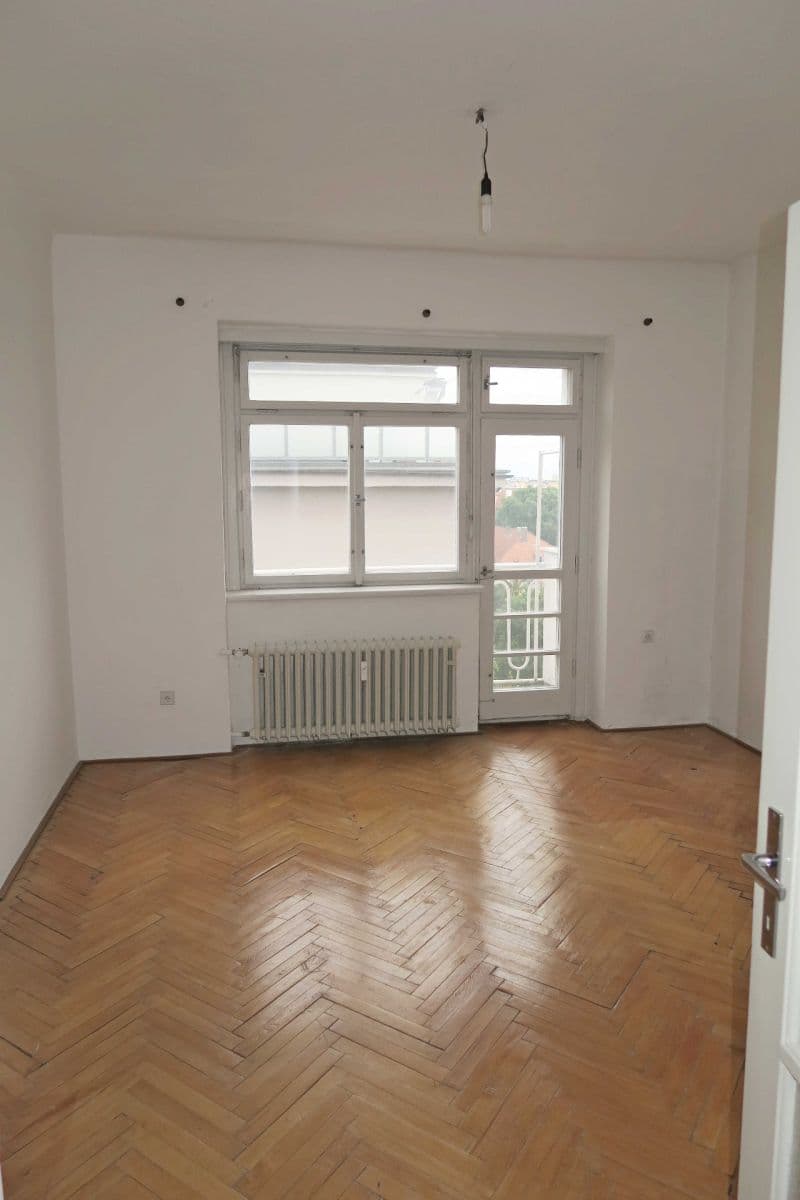 Prodej bytu 2+1 57 m², 28. pluku, Praha, Praha Prodej bytu 2+1 57 m², 28. pluku, Praha, Praha