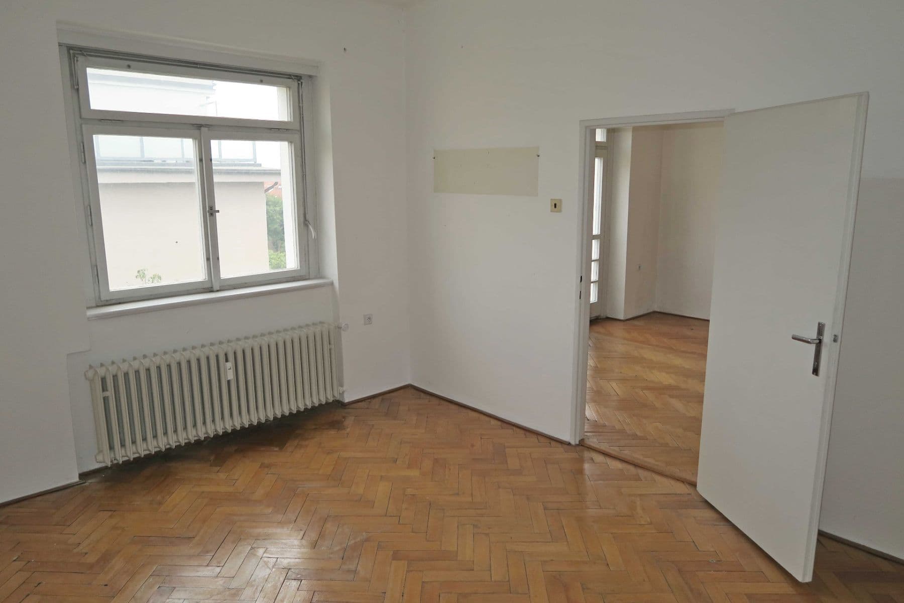 Prodej bytu 2+1 57 m², 28. pluku, Praha, Praha Prodej bytu 2+1 57 m², 28. pluku, Praha, Praha