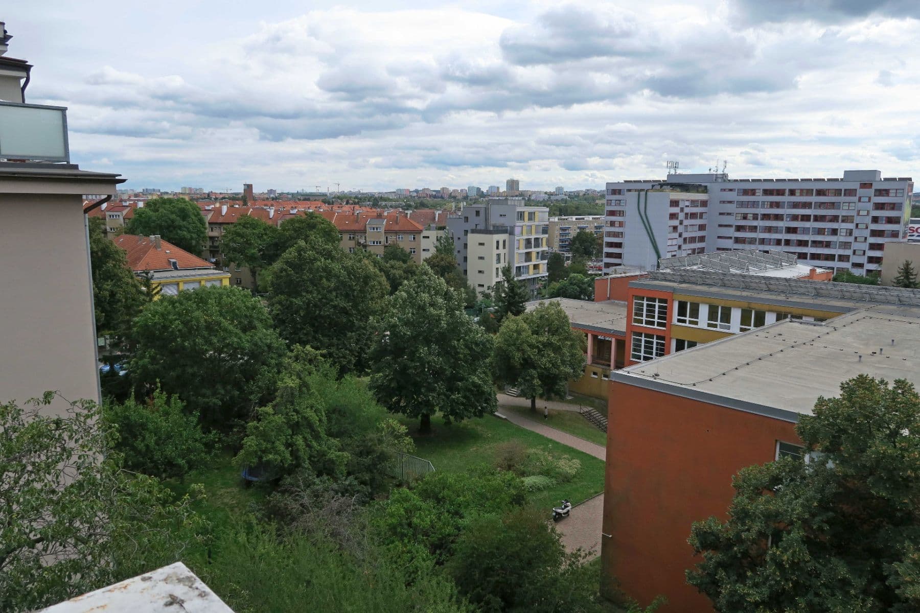 Prodej bytu 2+1 57 m², 28. pluku, Praha, Praha Prodej bytu 2+1 57 m², 28. pluku, Praha, Praha