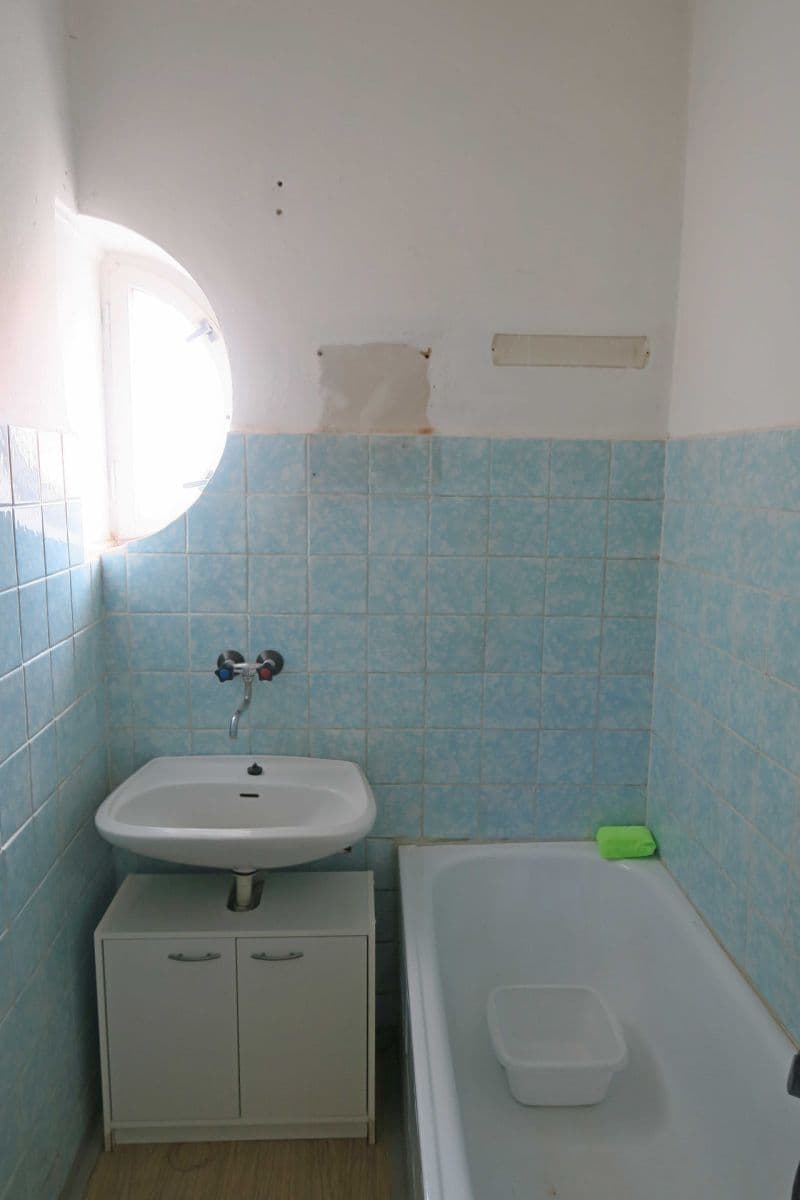 Prodej bytu 2+1 57 m², 28. pluku, Praha, Praha Prodej bytu 2+1 57 m², 28. pluku, Praha, Praha