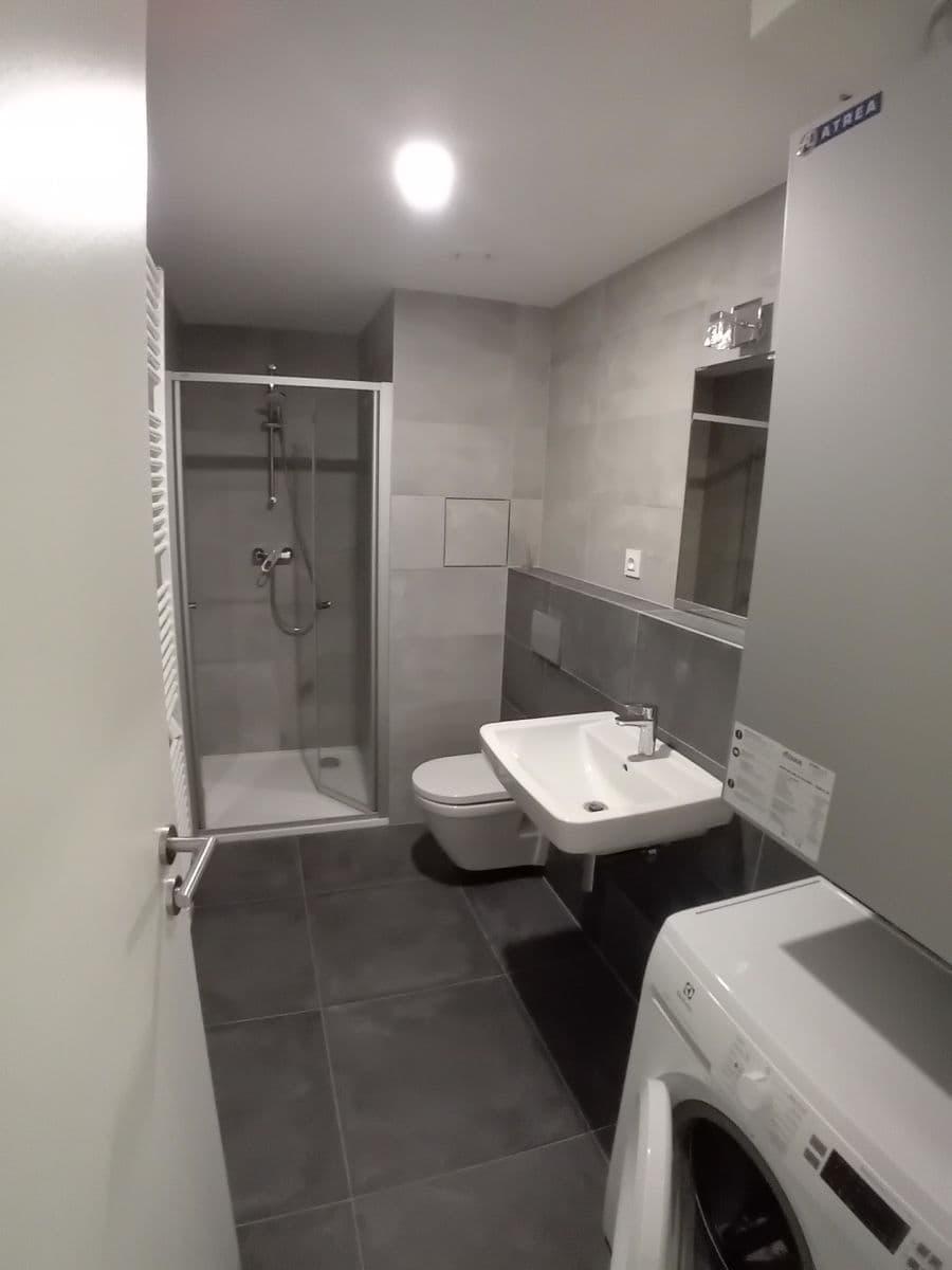 Pronájem bytu 1+kk 31 m², Kbelská, Praha, Praha Pronájem bytu 1+kk 31 m², Kbelská, Praha, Praha