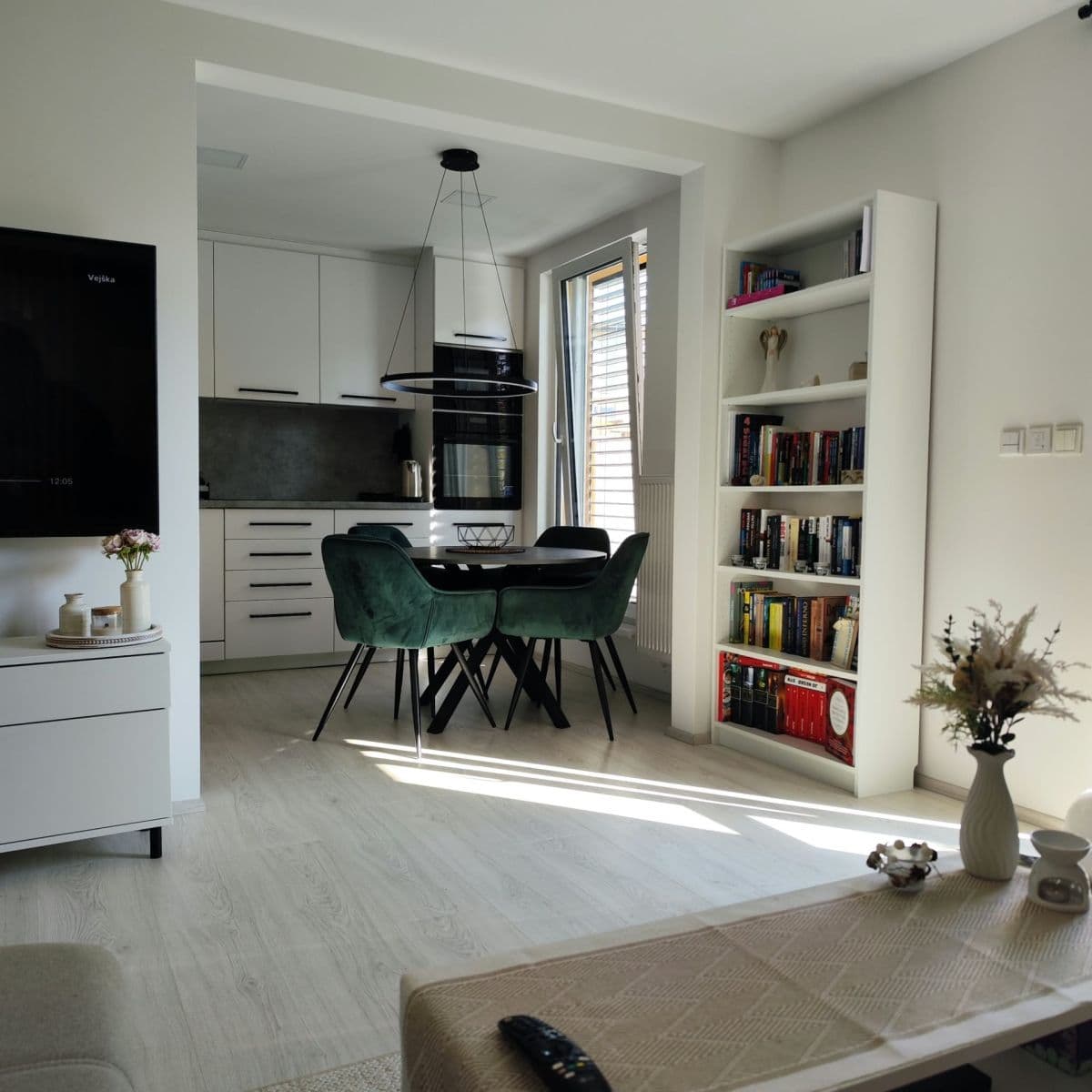 Prodej bytu 2+kk 54 m², Pražská, Nehvizdy, Středočeský kraj Prodej bytu 2+kk 54 m², Pražská, Nehvizdy, Středočeský kraj