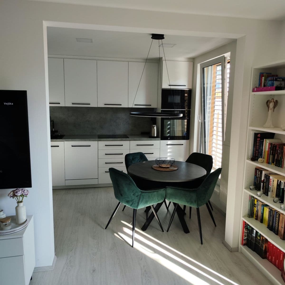 Prodej bytu 2+kk 54 m², Pražská, Nehvizdy, Středočeský kraj Prodej bytu 2+kk 54 m², Pražská, Nehvizdy, Středočeský kraj