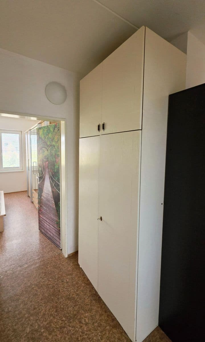 Pronájem bytu 2+kk 58 m², Vojtěcha Lanny, Kladno, Středočeský kraj Pronájem bytu 2+kk 58 m², Vojtěcha Lanny, Kladno, Středočeský kraj