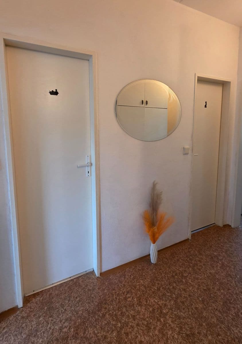 Pronájem bytu 2+kk 58 m², Vojtěcha Lanny, Kladno, Středočeský kraj Pronájem bytu 2+kk 58 m², Vojtěcha Lanny, Kladno, Středočeský kraj