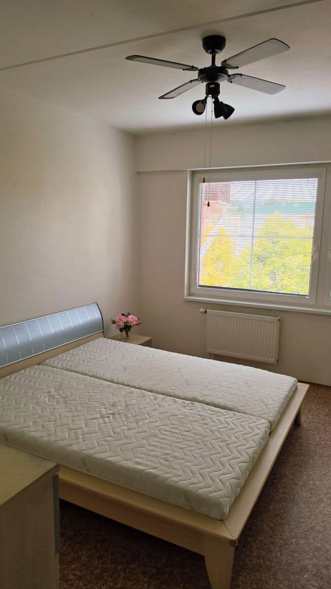 Pronájem bytu 2+kk 58 m², Vojtěcha Lanny, Kladno, Středočeský kraj Pronájem bytu 2+kk 58 m², Vojtěcha Lanny, Kladno, Středočeský kraj