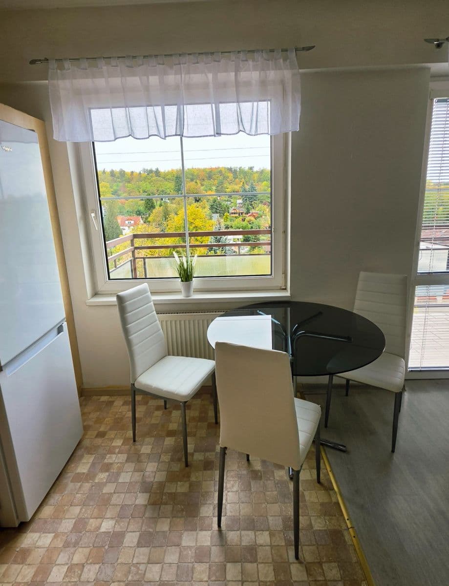 Pronájem bytu 2+kk 58 m², Vojtěcha Lanny, Kladno, Středočeský kraj Pronájem bytu 2+kk 58 m², Vojtěcha Lanny, Kladno, Středočeský kraj