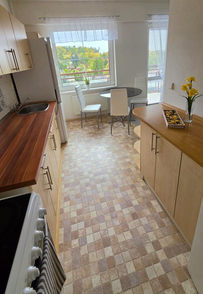 Pronájem bytu 2+kk 58 m², Vojtěcha Lanny, Kladno, Středočeský kraj Pronájem bytu 2+kk 58 m², Vojtěcha Lanny, Kladno, Středočeský kraj