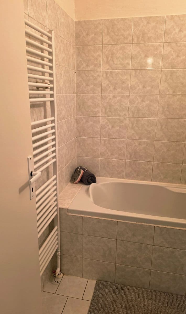 Pronájem bytu 2+kk 58 m², Vojtěcha Lanny, Kladno, Středočeský kraj Pronájem bytu 2+kk 58 m², Vojtěcha Lanny, Kladno, Středočeský kraj