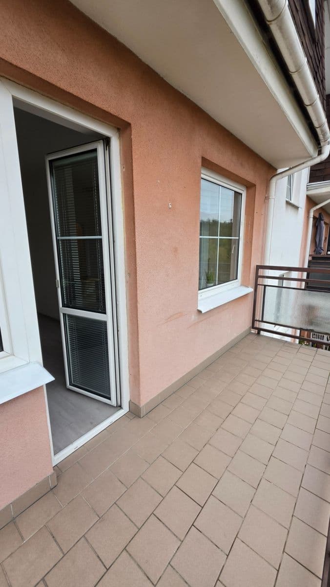 Pronájem bytu 2+kk 58 m², Vojtěcha Lanny, Kladno, Středočeský kraj Pronájem bytu 2+kk 58 m², Vojtěcha Lanny, Kladno, Středočeský kraj