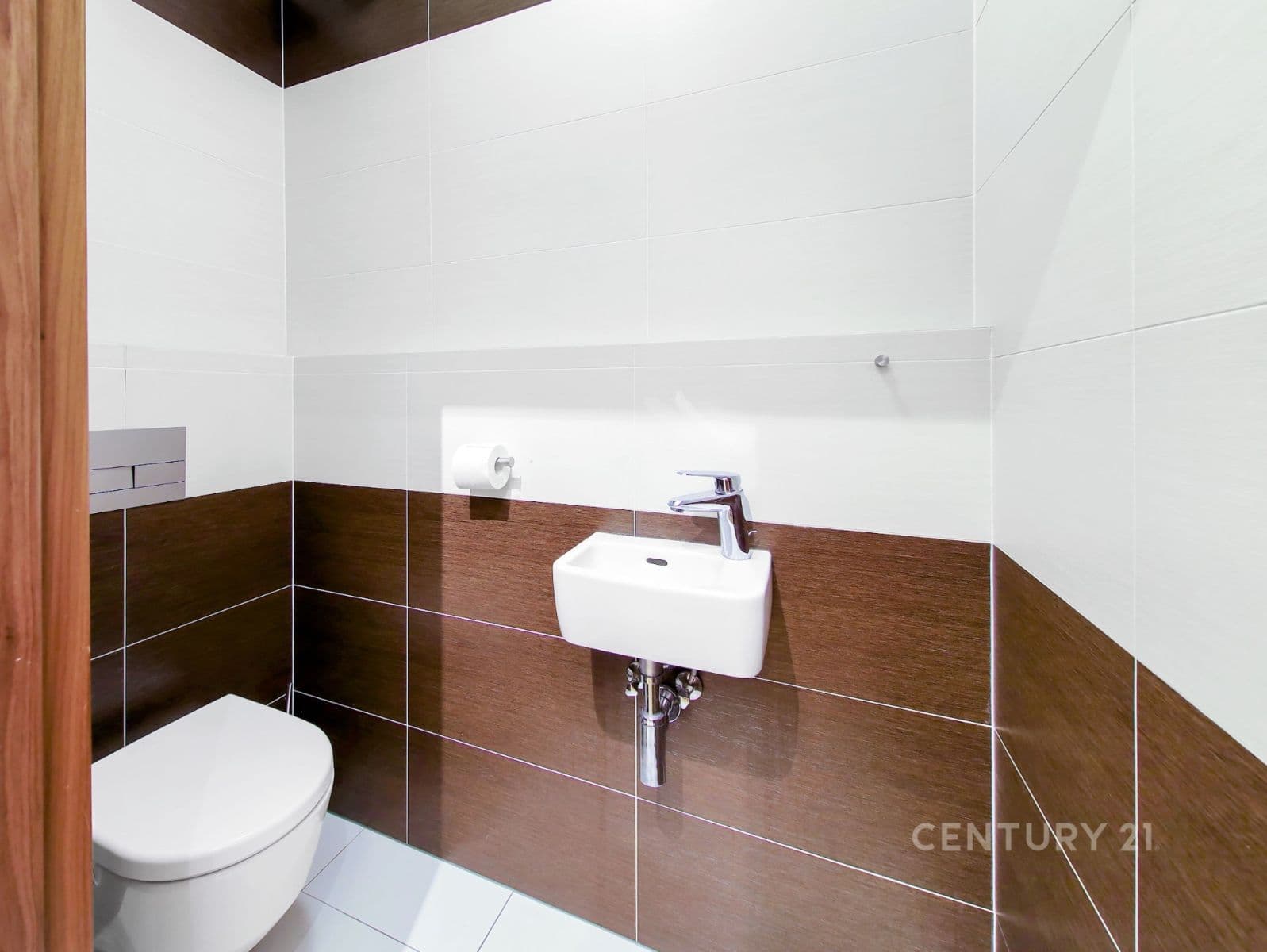 Prodej bytu 5+kk 120 m², Československého exilu, Praha, Praha Prodej bytu 5+kk 120 m², Československého exilu, Praha, Praha