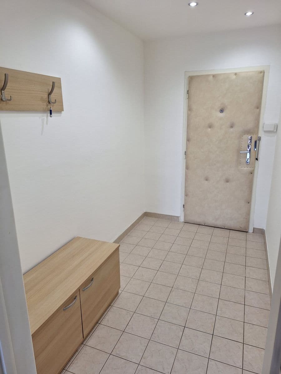 Pronájem bytu 3+1 85 m², Slunečná, Zlín, Zlínský kraj Pronájem bytu 3+1 85 m², Slunečná, Zlín, Zlínský kraj