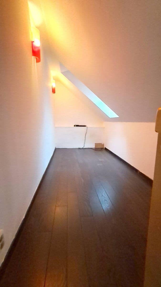Pronájem bytu 1+kk 50 m², Jabloňová, Praha, Praha Pronájem bytu 1+kk 50 m², Jabloňová, Praha, Praha